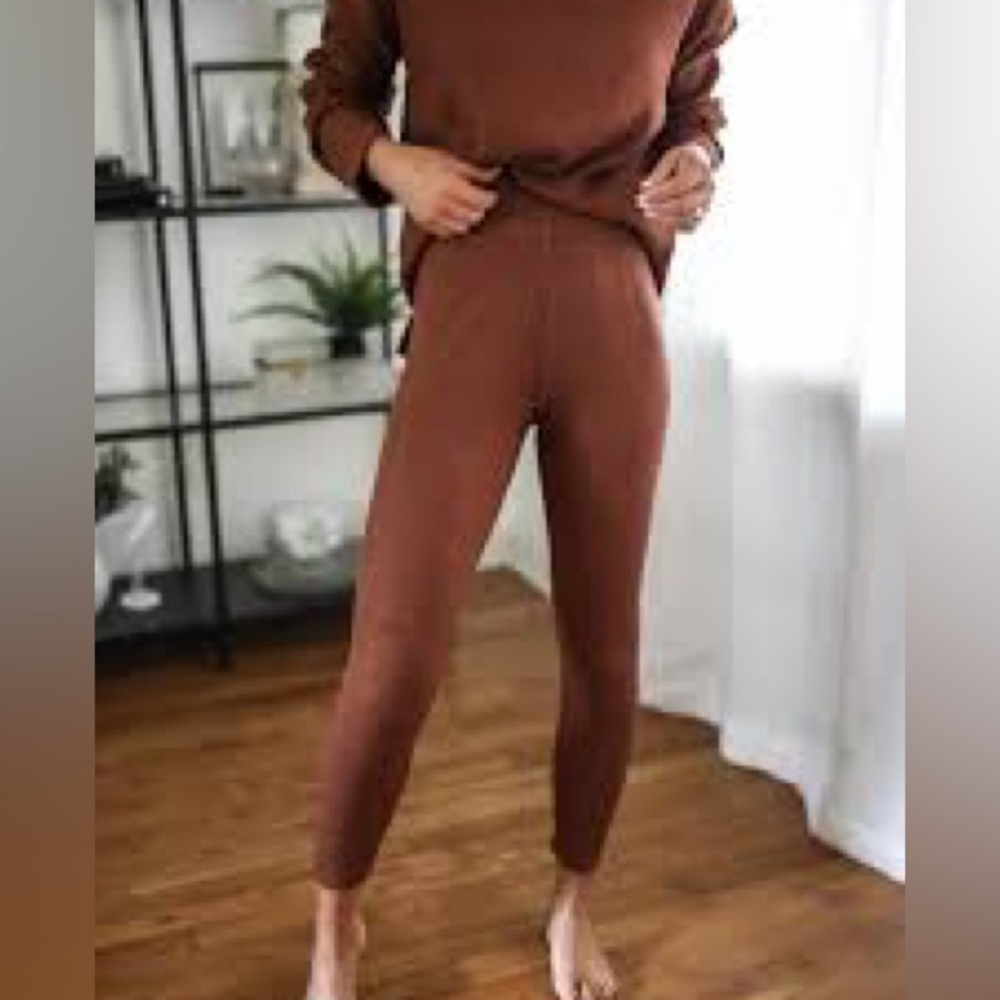Brown ribbed leggings